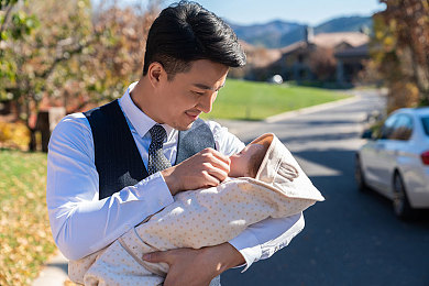 婷婷五月开心六月丁：“五月绽放快乐，六月蜕变成长：婷婷的青春时光见证成长与美好”