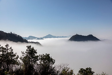 大炕上的性荡生活：乡村暗影：大炕之痛，守护正义-1