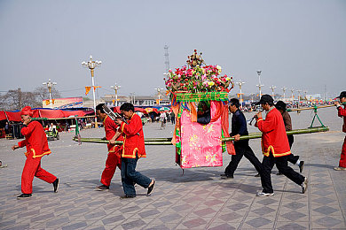 汤不热大剧院：汤不热大剧院：都市演艺新地标，引领潮流娱乐盛宴-3